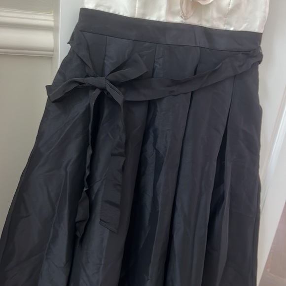 Stunning White House Black Market cocktail dress - Picture 5 of 8